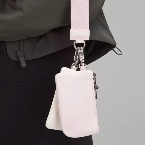 LULULEMON UNISEX DUAL POUCH WRISTLET - Picture 1 of 5